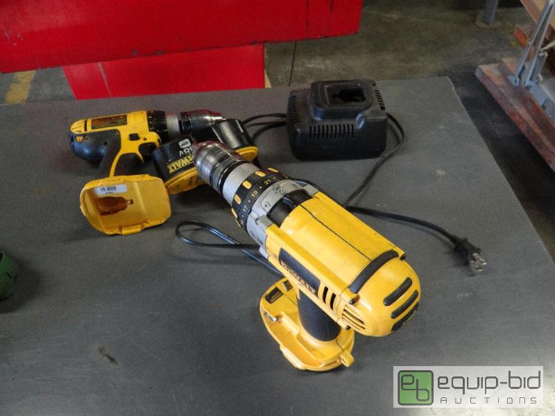 lot 399 image: Lot Of Dewalt Drills