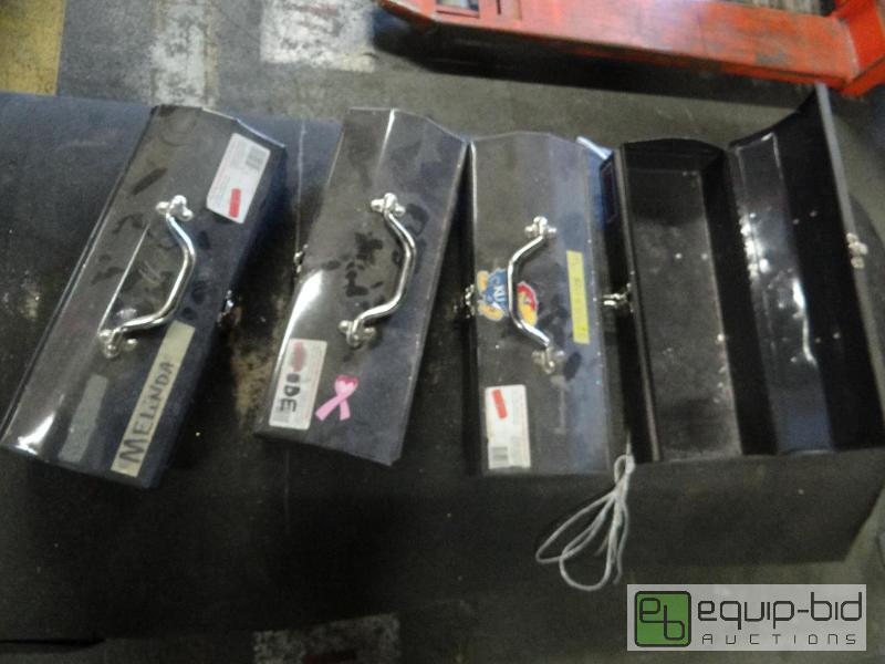 lot 401 image: Lot Of 4 Small Tool Boxes