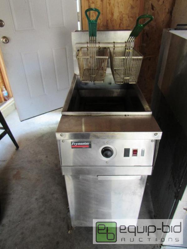 lot 916 image: Frymaster 40LB. Gas Fryer