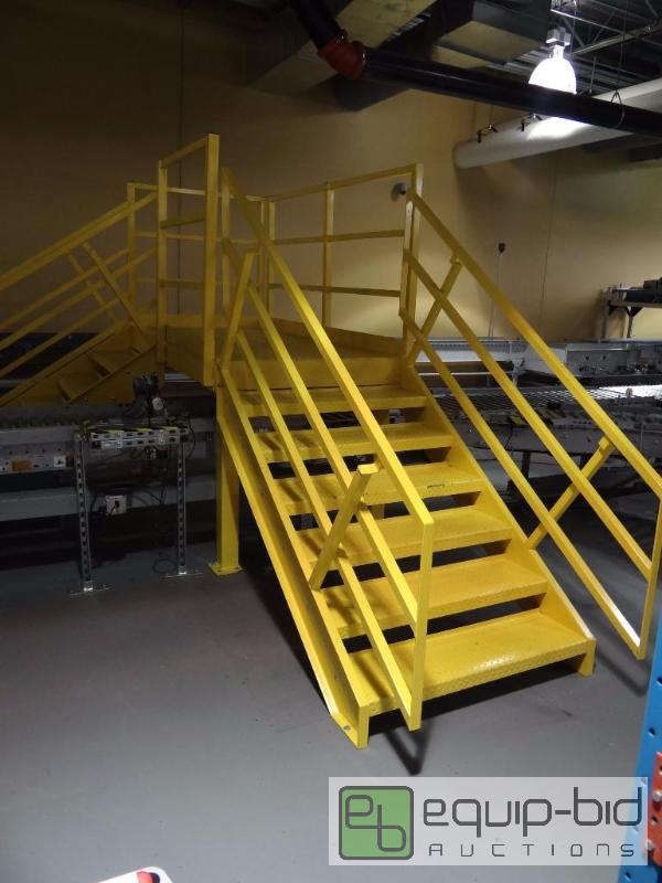 lot 1460 image: Reconfigurable Heavy Conveyor Crossover Stair Set