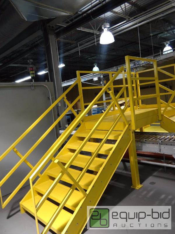 lot 1461 image: Reconfigurable Heavy Conveyor Crossover Stair Set