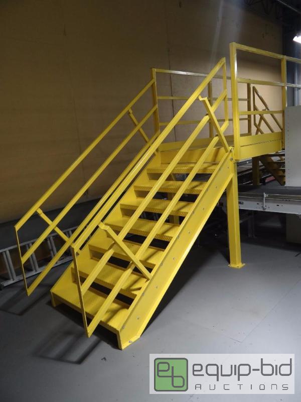 lot 1462 image: Reconfigurable Heavy Conveyor Crossover Stair Set