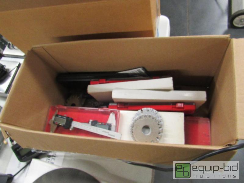 lot 2539 image: Lot of Calipers weights and Gauges