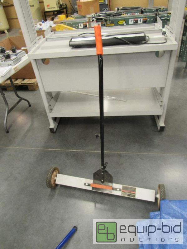 lot 2566 image: Gordan 30 Magnetic Floor Sweeper 30