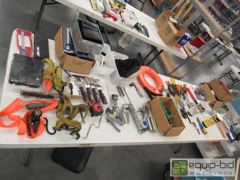 lot 2575 image: Entire Contents Of Table