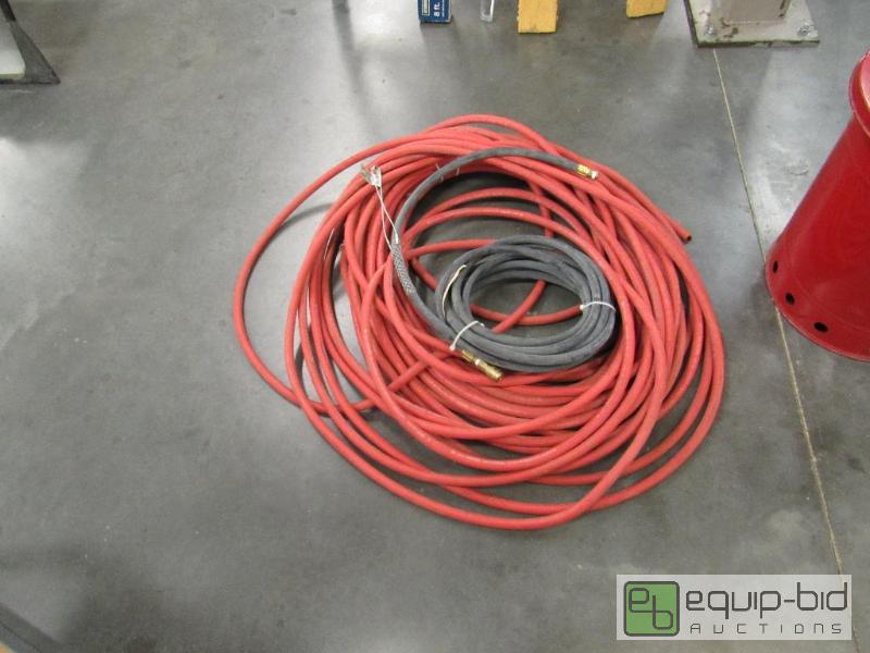 lot 2589 image: Lot of 38 Air Hose Line