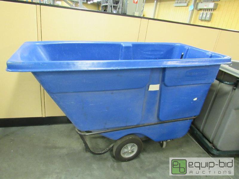 lot 2597 image: Rubbermaid Blue Heavy Duty Trash Bin 68x32x40