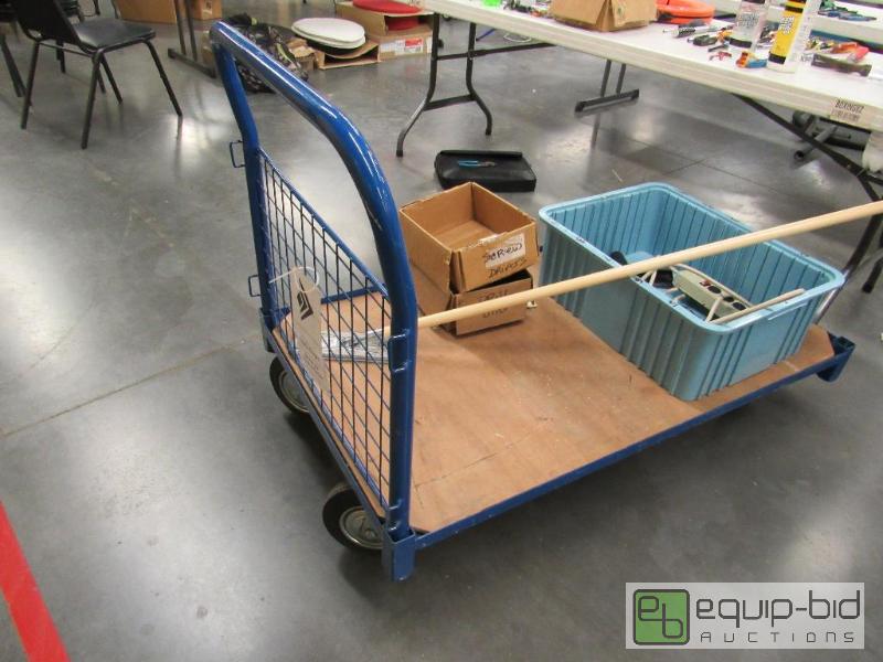 lot 2598 image: Flat Bottom Heavy Duty Equipment Cart