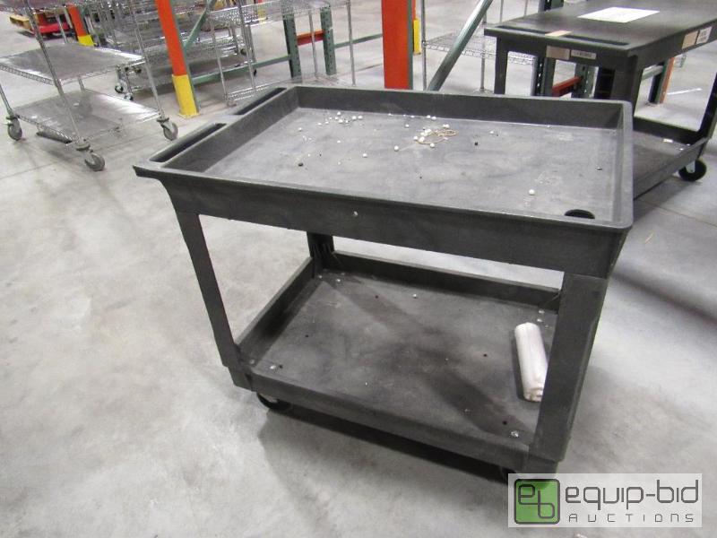 lot 2752 image: Gray Global Heavy Duty 2 Tier Sunken Top Utility Cart on Casters