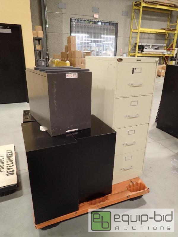 lot 596 image: (5) Various Size File Cabinets