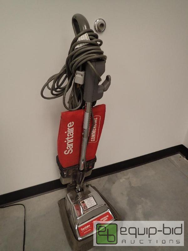 lot 602 image: Sanitaire Contractor Series Commercial Vacuum