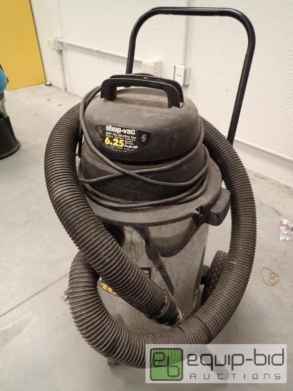 lot 608 image: Shop Vac Pro 10 Gallon