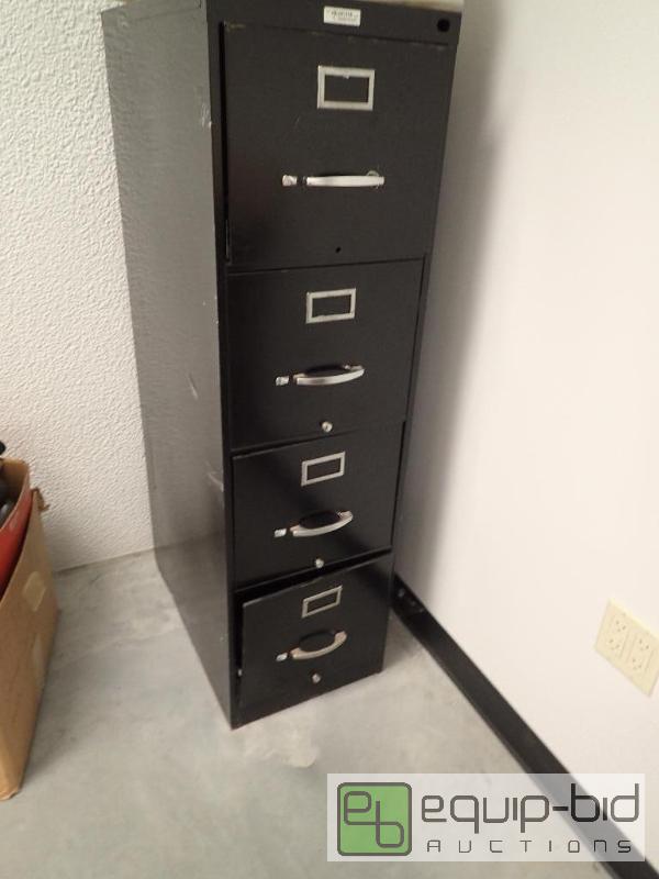 lot 610 image: 4 Drawer File Cabinet
