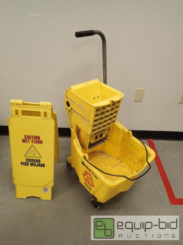 lot 627 image: Rubbermaid Mop Bucket With Wet Floor Sign