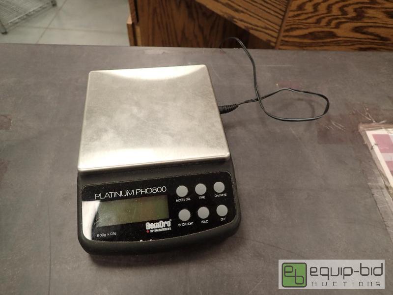 lot 655 image: Gemora Platinum Pro 800 Scale