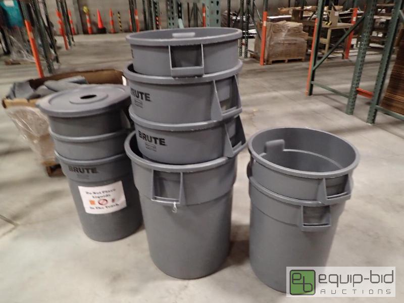 lot 717 image: Lot Of 9 Rubbermade Brute Trashcans