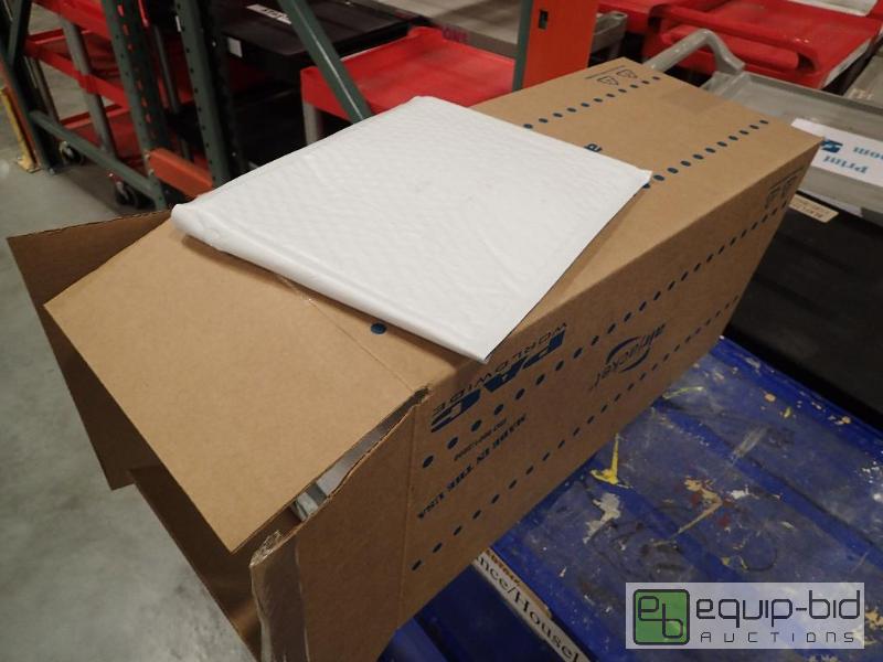 lot 764 image: Large Pallet Of Shipping Air Jackets 8x10s
