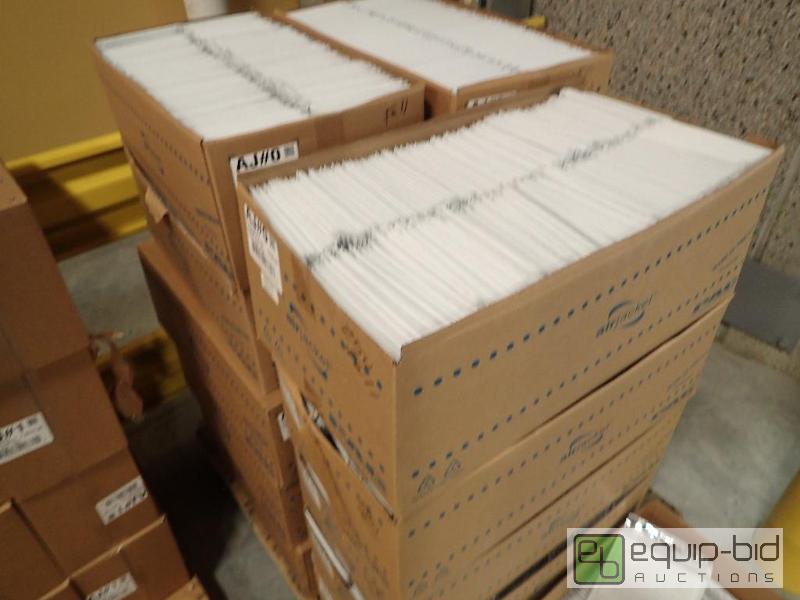 lot 774 image: Large Pallet Of Shipping Air Jackets 8x10s