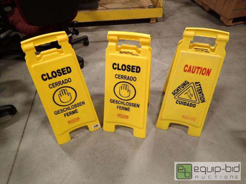 lot 781 image: Lot Of 3 Rubbermaid Signs