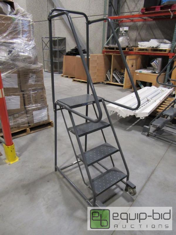 lot 916 image: Ballymore 4 Step Portable Stair Set