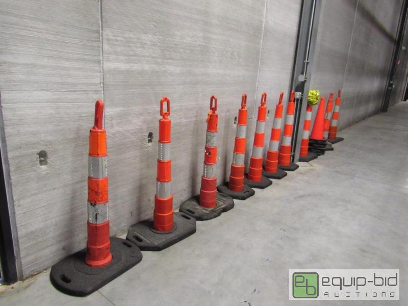 lot 932 image: Lot Of LotTraffic Cones