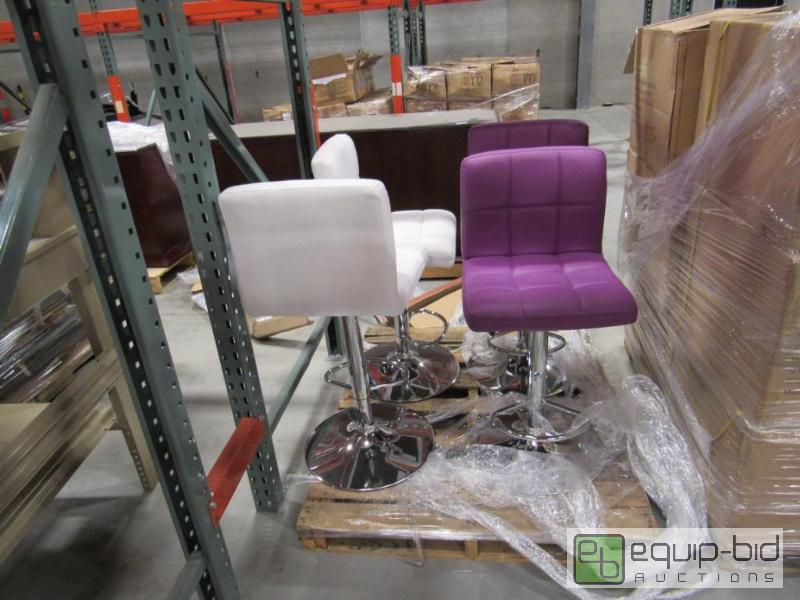 lot 973 image: Lot Of 4 Decorative Bar Height Chairs