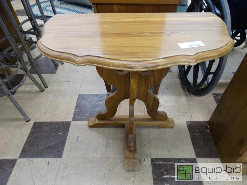lot 527 image: Vintage wood hall table.  3 wood legs....