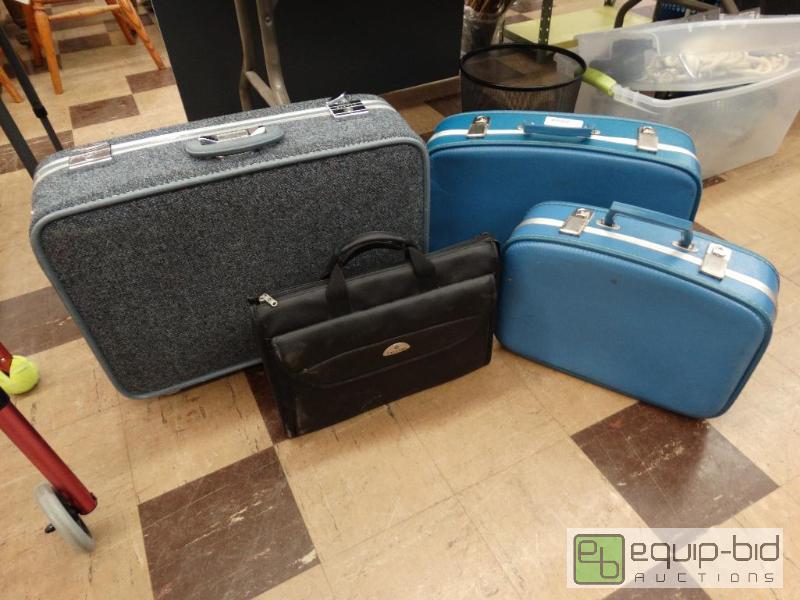 lot 535 image: 4 piece lot of luggage....