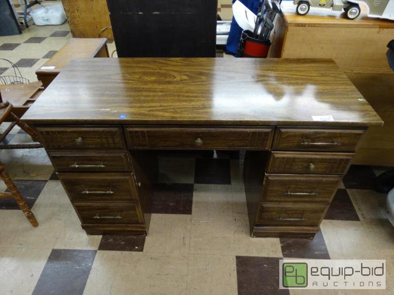 lot 542 image: 6 drawer desk with file folders....
