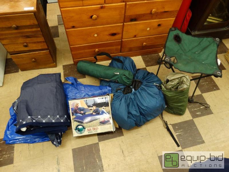 lot 560 image: Lot of sleeping bags, folding chairs, tarps. ...