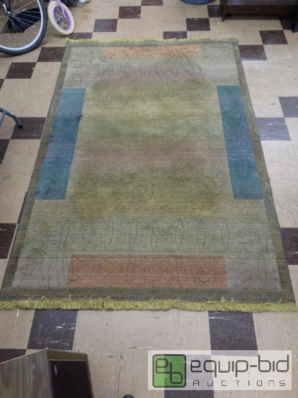 lot 578 image: Kharma&nbsp5 x 8 area rug with fringe.  Gr...