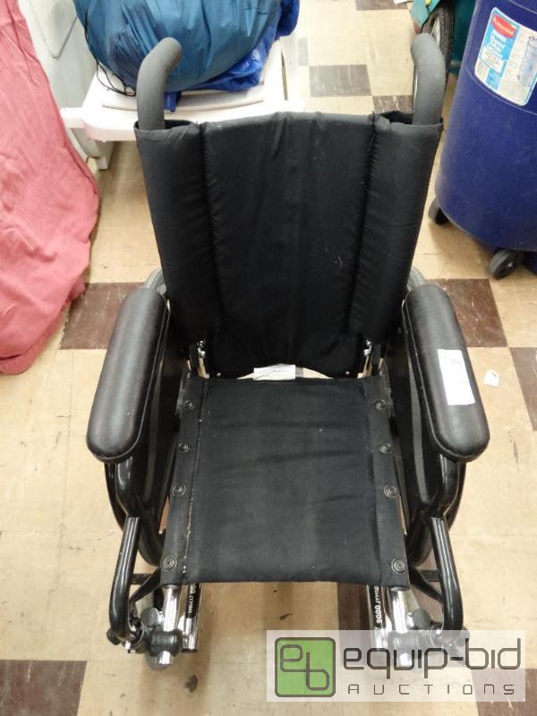 lot 581 image: Invacare&nbsp9000JYMNI child size wheelchair...