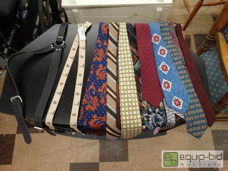 lot 584 image: Large lot of vintage ties and suspenders....