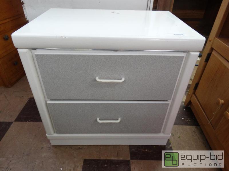 lot 599 image: Whitegrey 2 drawer night stand....