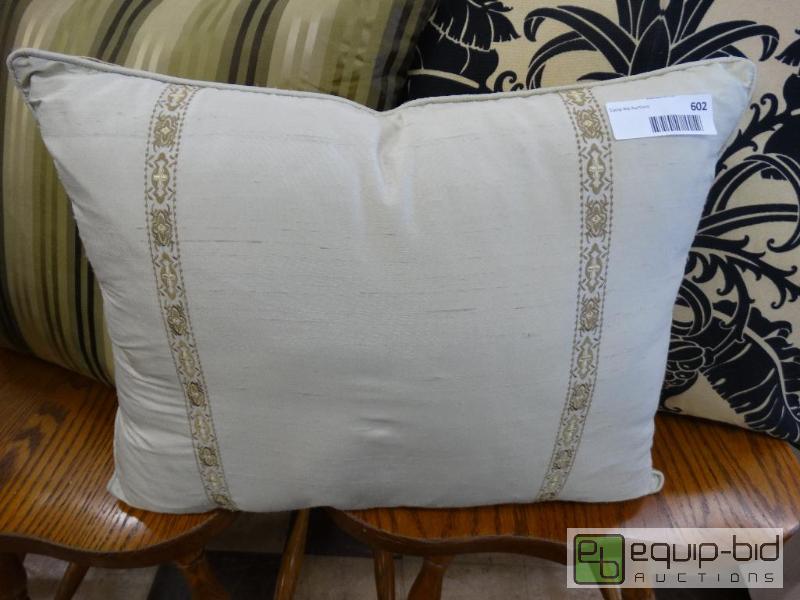 lot 602 image: Lot of 3 decorator pillows....