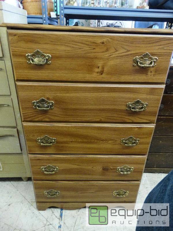 lot 635 image: 5 drawer chest of drawers....