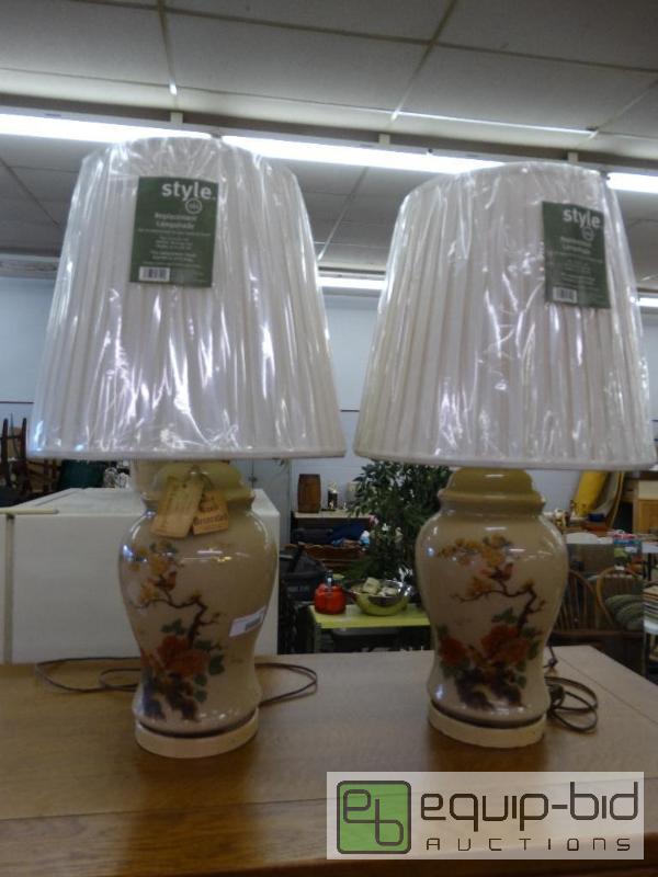 lot 659 image: Pair of matching oriental design urn lamps wi...