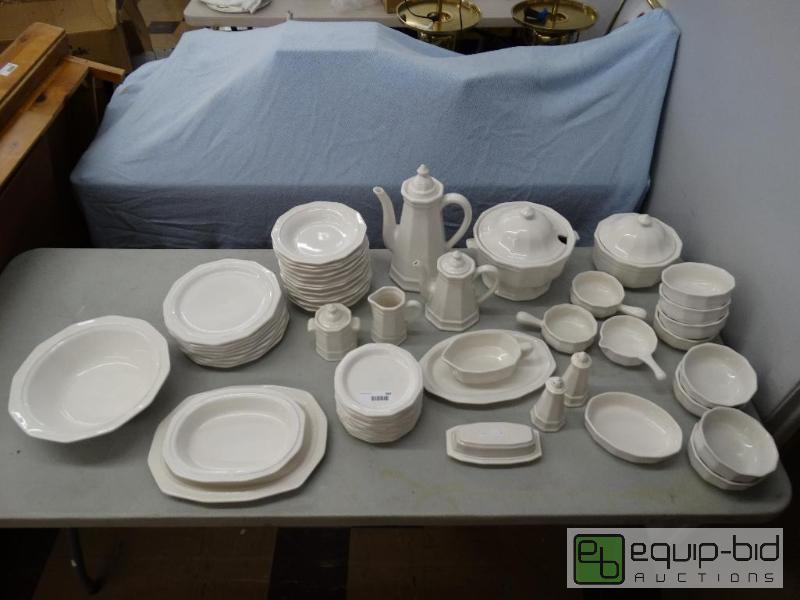 lot 683 image: Huge set of Pfaltzgraff&nbspwhite &quot Her...