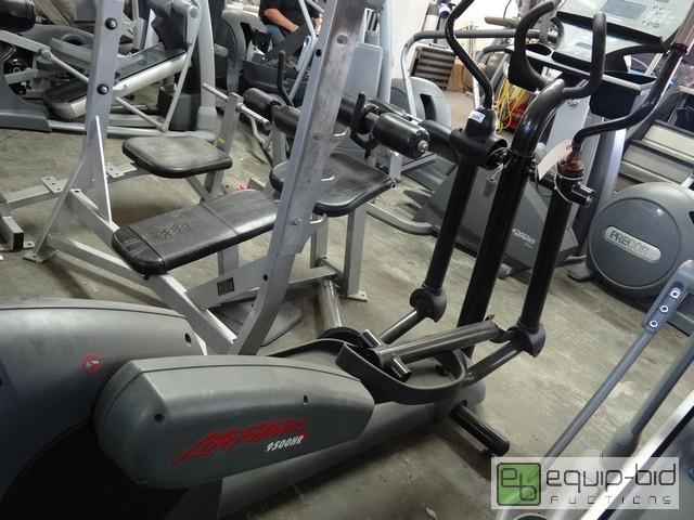 lot 400 image: Life Fitness Recumbent Bike