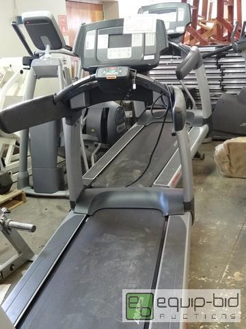 lot 415 image: Life Fitness Flex Deck Commercial Treadmill