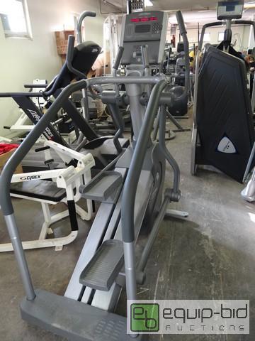 lot 421 image: Life Fitness Summit Trainer Commercial Grade