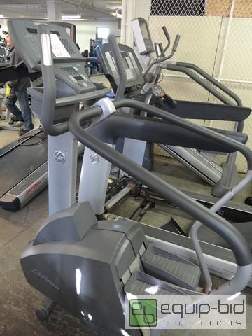 lot 425 image: Life Fitness Stair Climber Commercial Grade