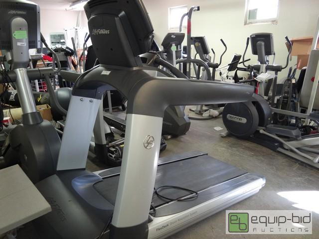 lot 427 image: Life Fitness Flex Deck Commercial Treadmill
