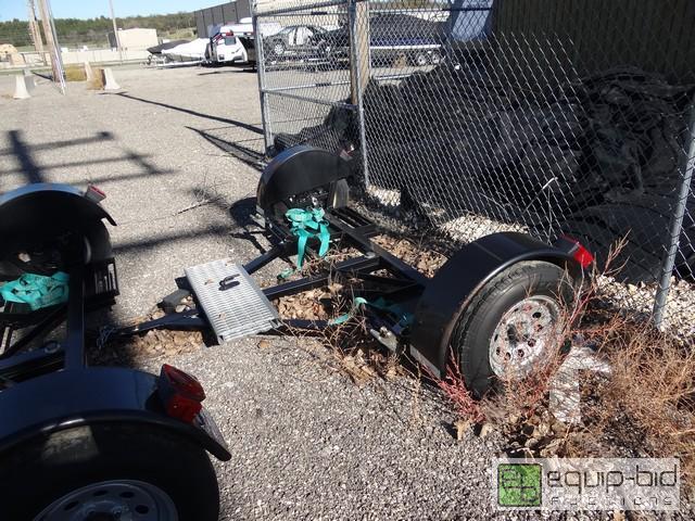 lot 440 image: New Never Used Pivoting Car Dolly With Straps