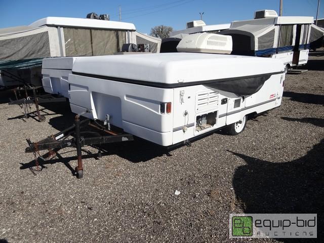 lot 450 image: 2001 Fleetwood Santa Fe Trailer, VIN # 4cp689f1717204716