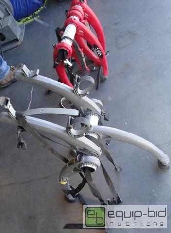 lot 473 image: Pair Of Saris Trunk Bike Racks
