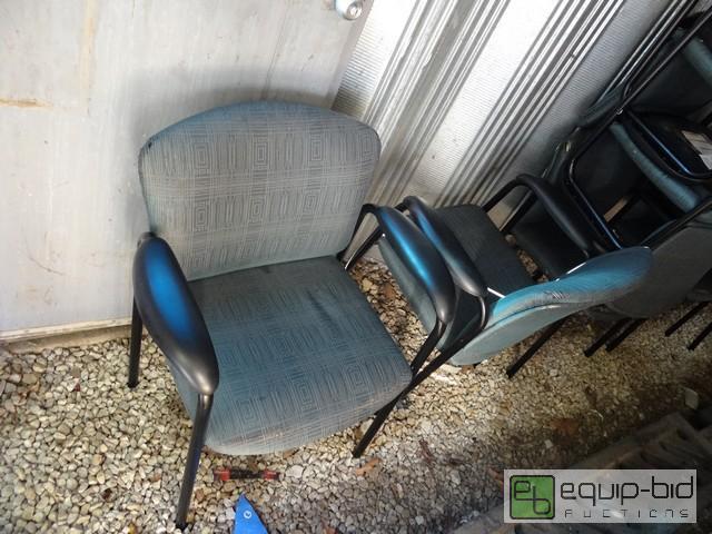 lot 500 image: Lot Of (11) Green Padded Chairs
