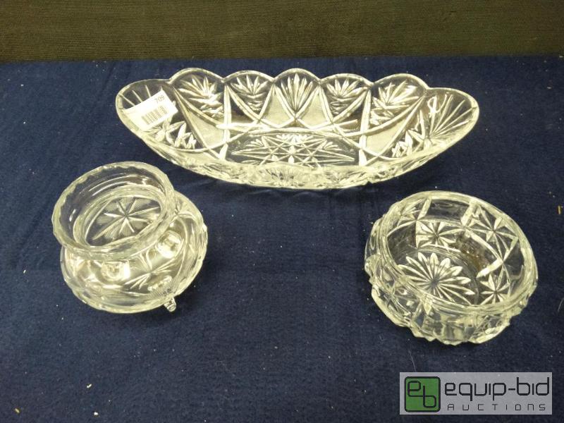 lot 709 image: Vase,Dish,&amp Tray&nbsp  Footed Crystal Va...