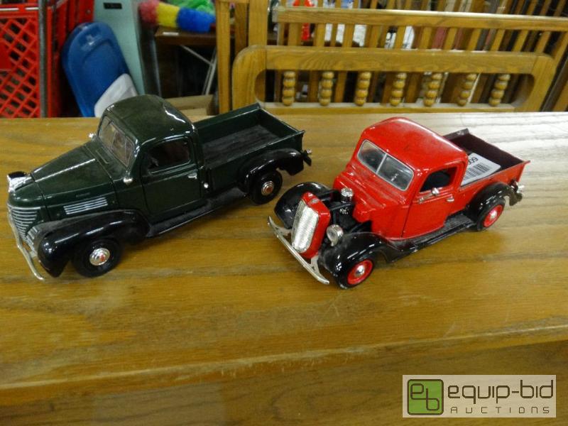 lot 1009 image: 2 Die Cast Trucks....