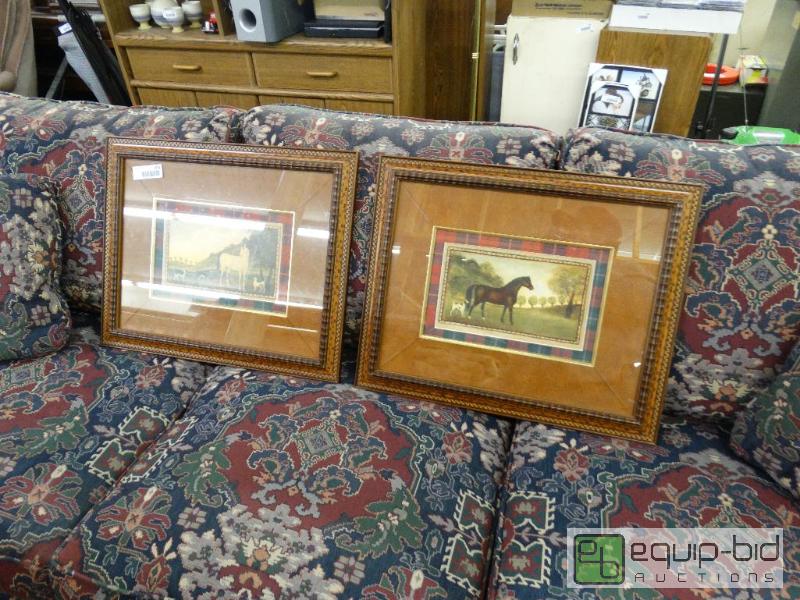 lot 1052 image: 2 hunt Horse With Leather Mats....